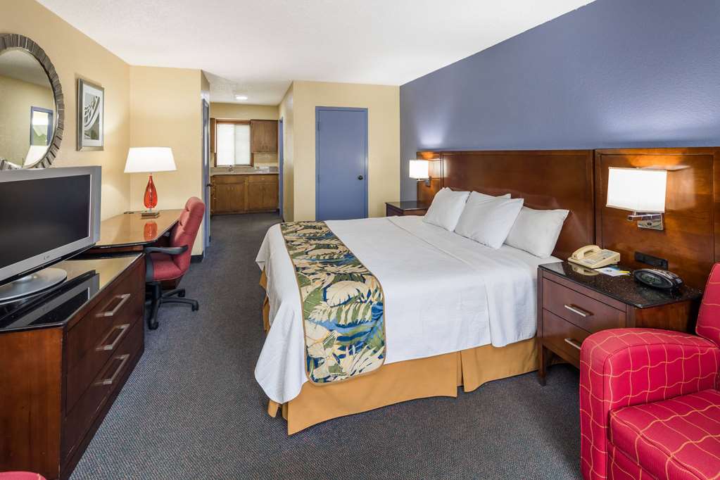Days Inn by Wyndham Walterboro - Tap to explore photos