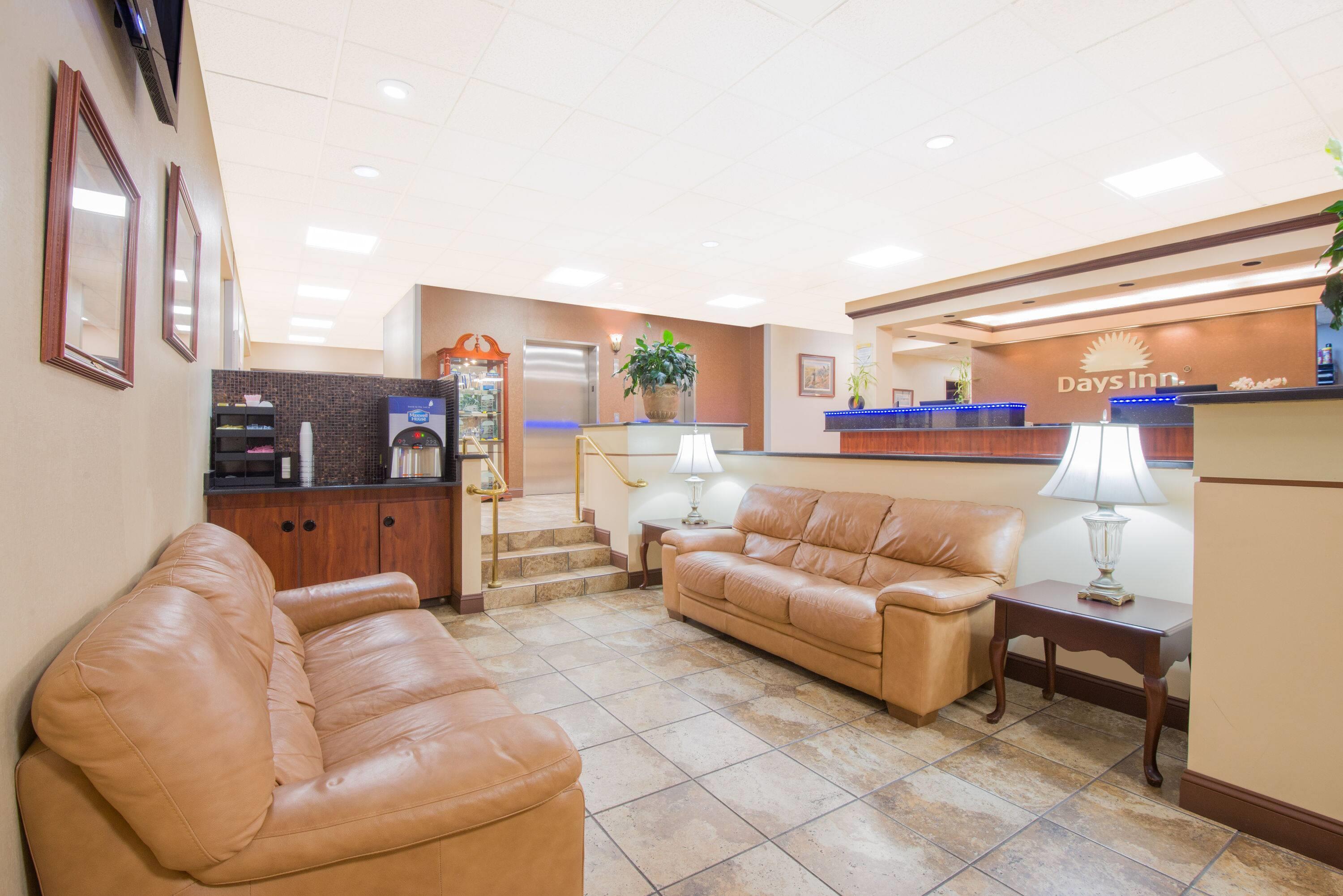 Lobby | Days Inn by Wyndham Gettysburg