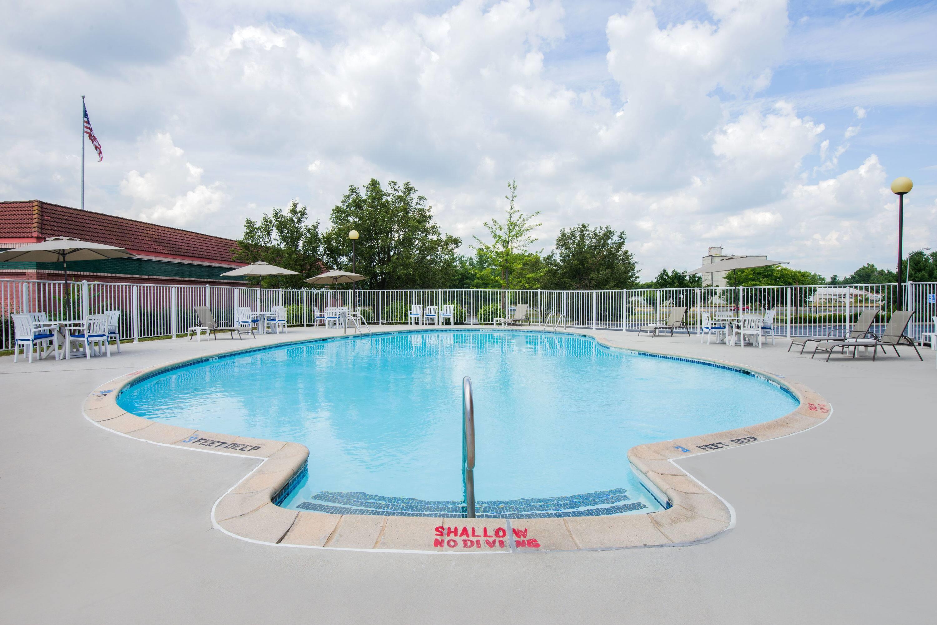 Pool | Days Inn by Wyndham Gettysburg