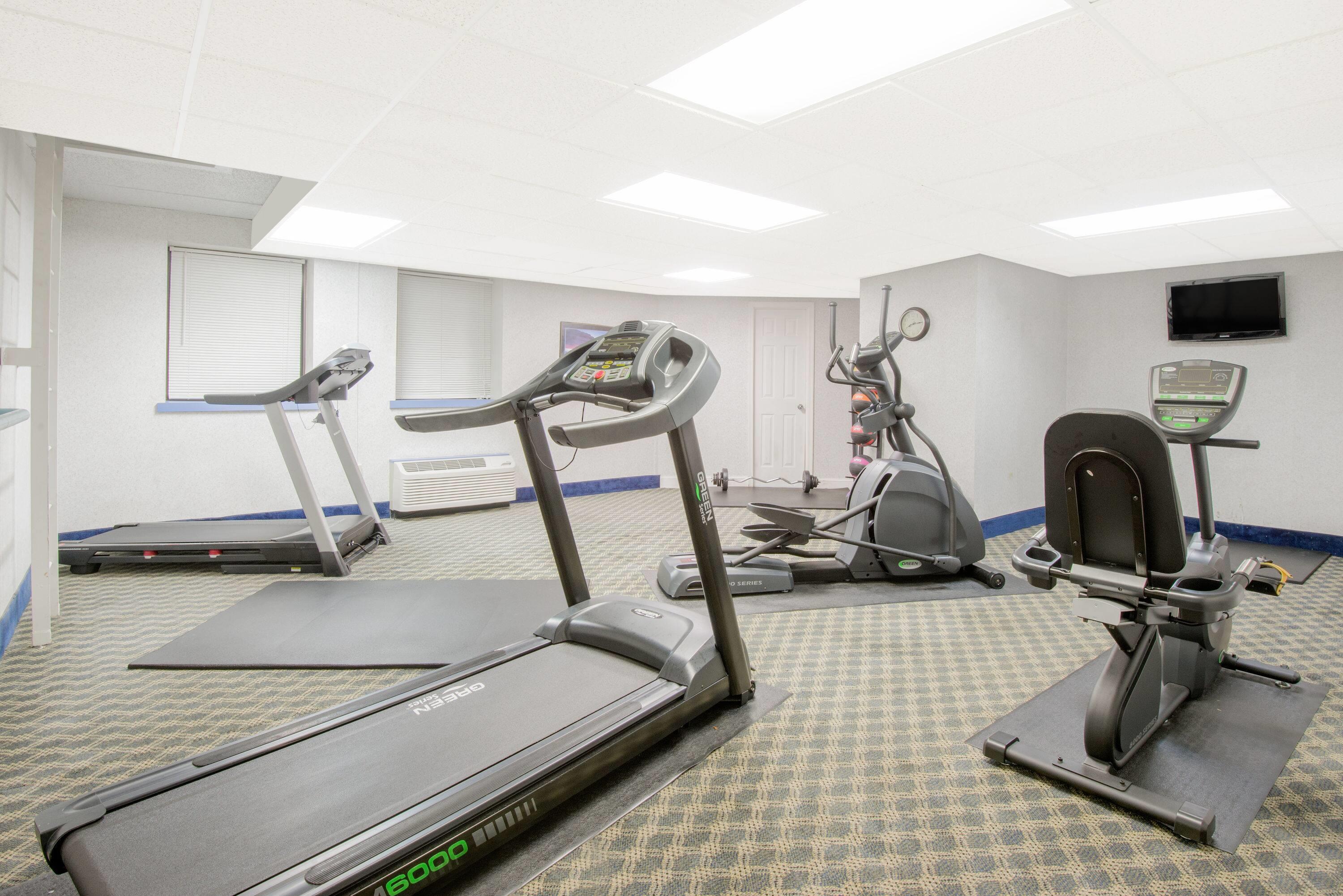 Health club fitness center gym | Days Inn by Wyndham Gettysburg