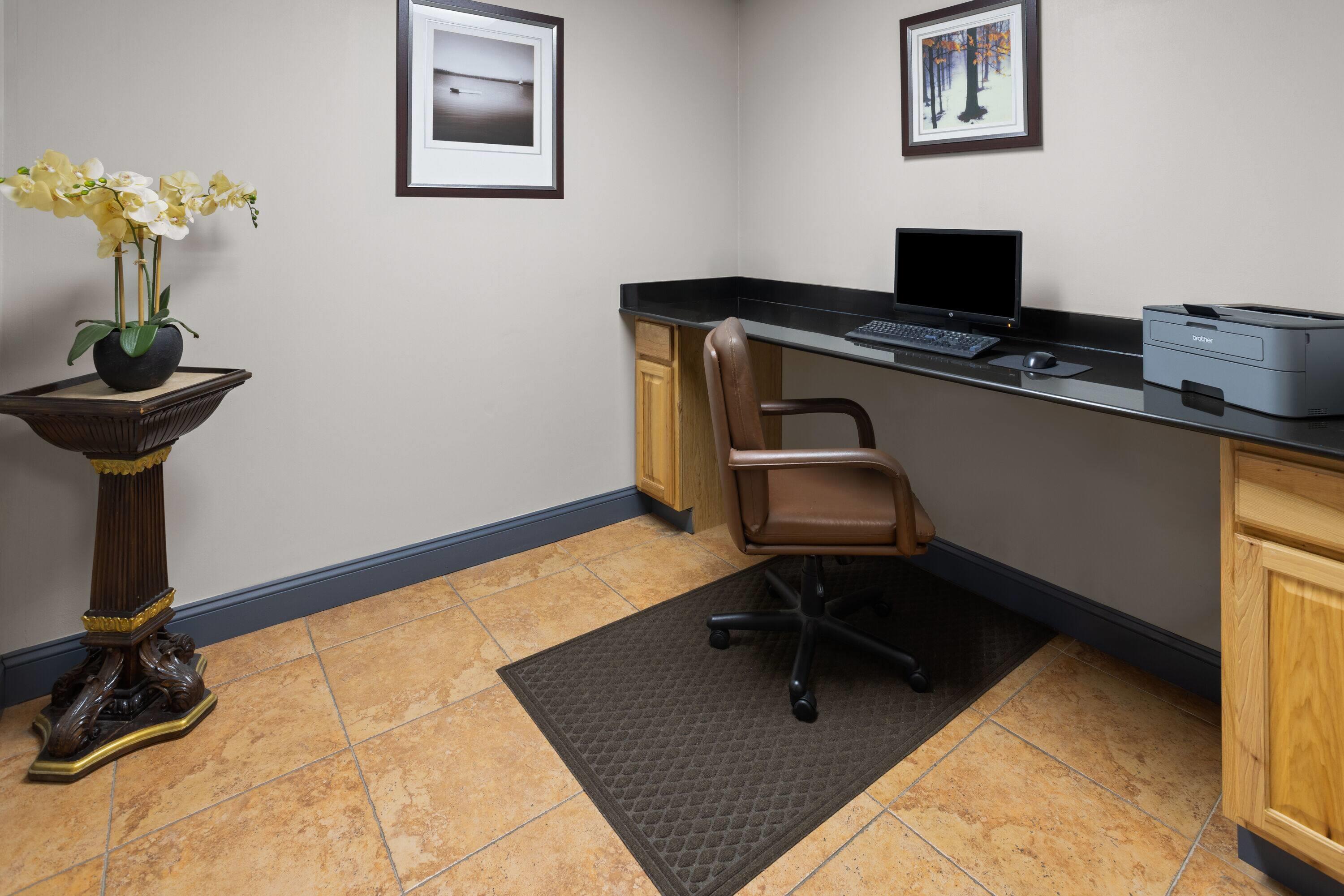 Business Center | Days Inn by Wyndham Gettysburg