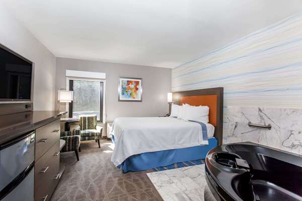Suite - Days Inn Lanham - I-95 & I-495, Exit 20
