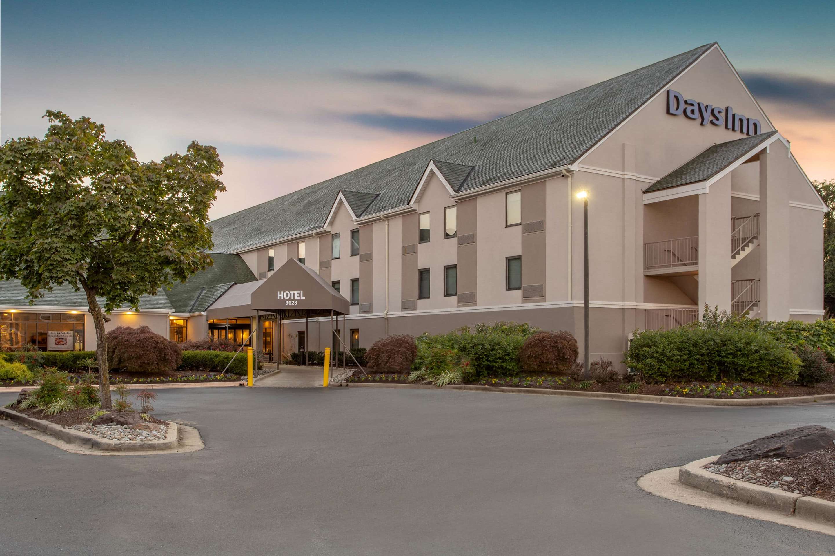 Exterior | Days Inn by Wyndham Lanham Washington DC