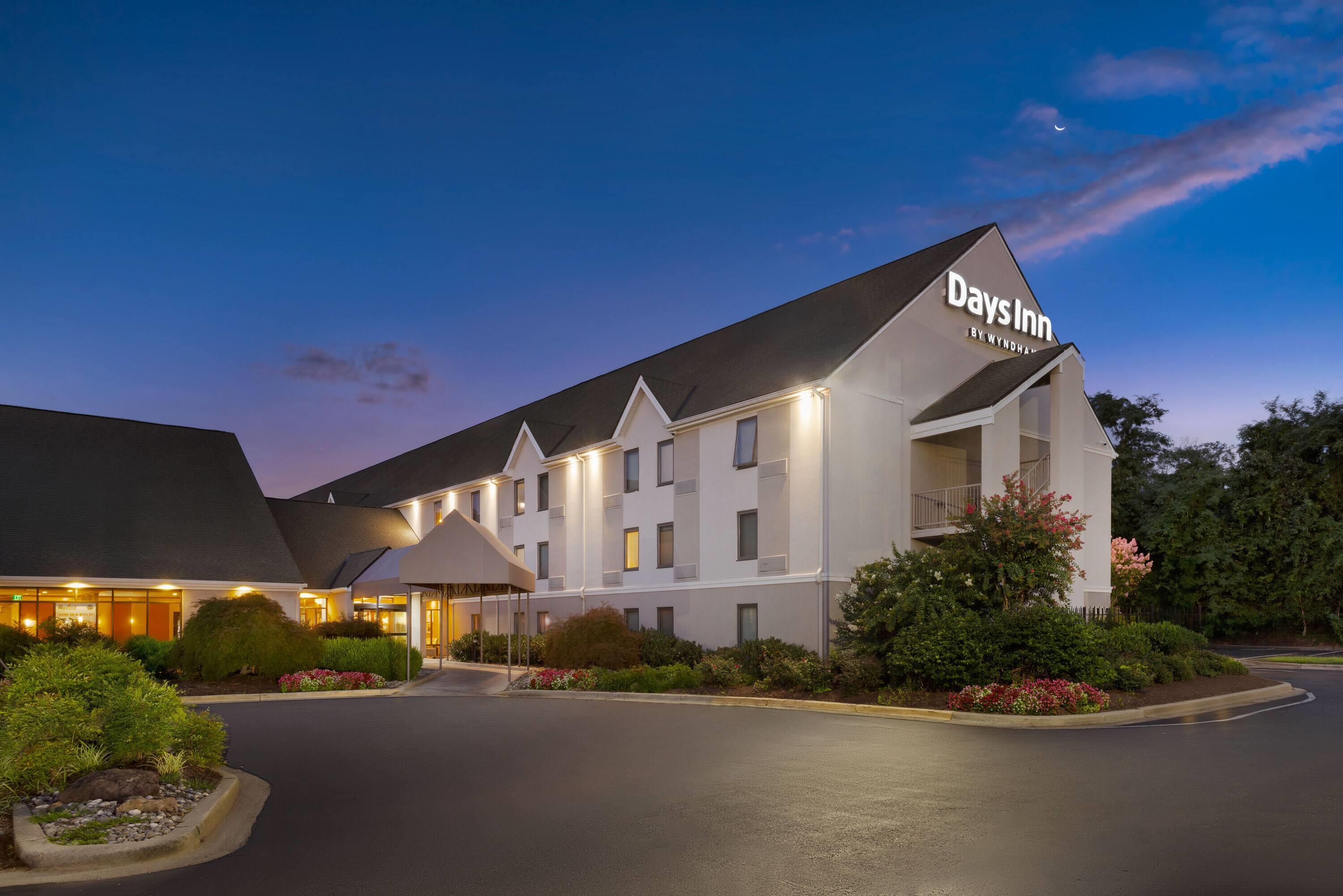 Exterior | Days Inn by Wyndham Lanham Washington DC