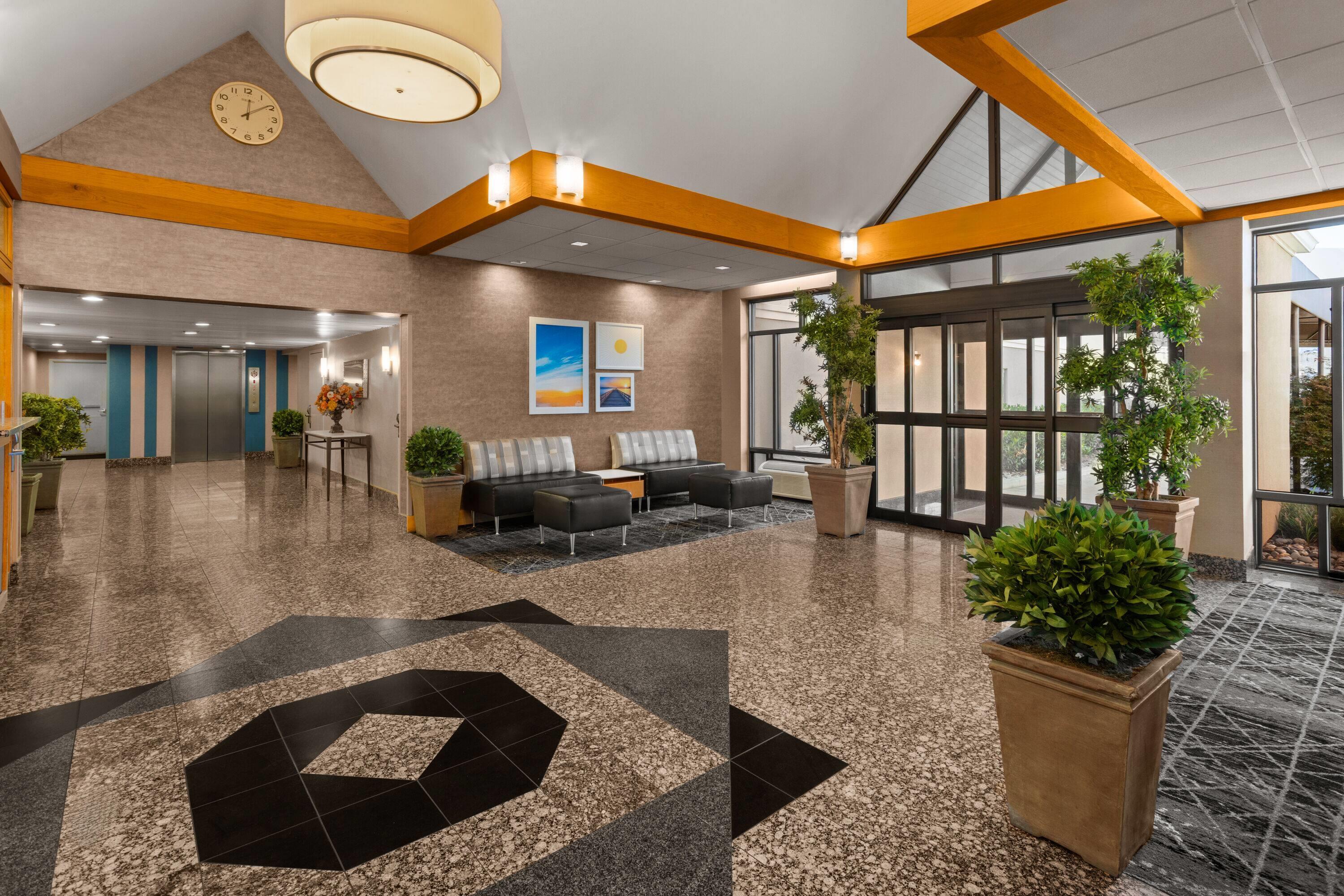 Lobby | Days Inn by Wyndham Lanham Washington DC