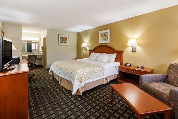  - Days Inn Kent - I-76, Exit 33