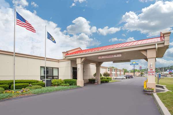 Exterior view - Days Inn Liberty