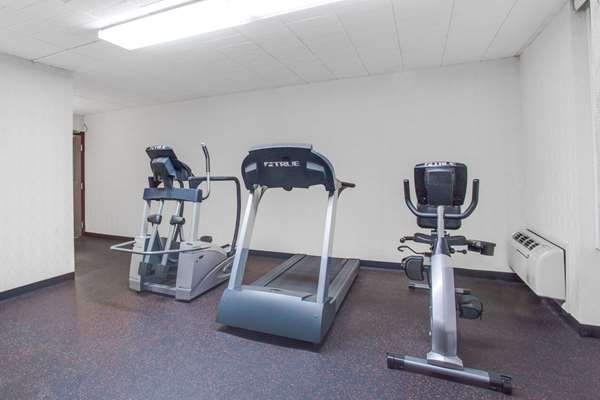 Fitness/ Exercise Room - Days Inn Liberty