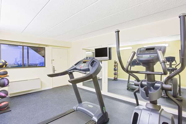 Fitness/ Exercise Room - Days Inn Athens
