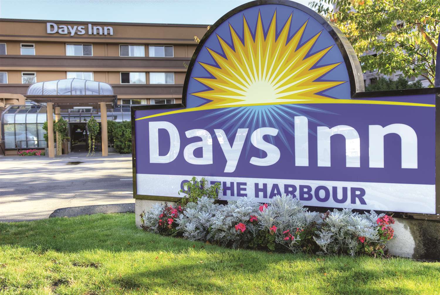Days Inn Victoria on the Harbour, BC See Discounts