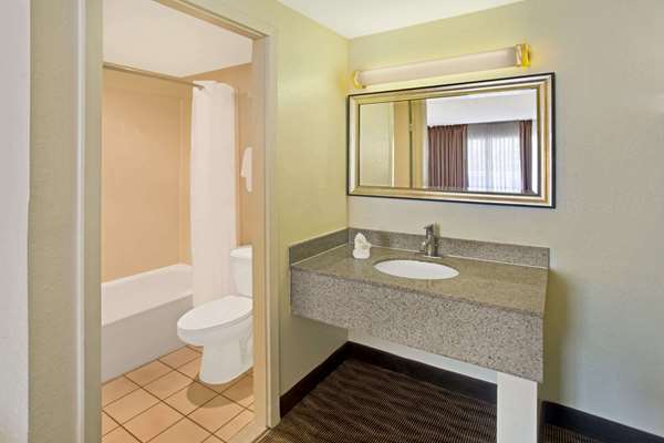  - Days Inn Silver Spring