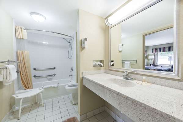  - Days Inn South Lexington - I-75, Exit 104