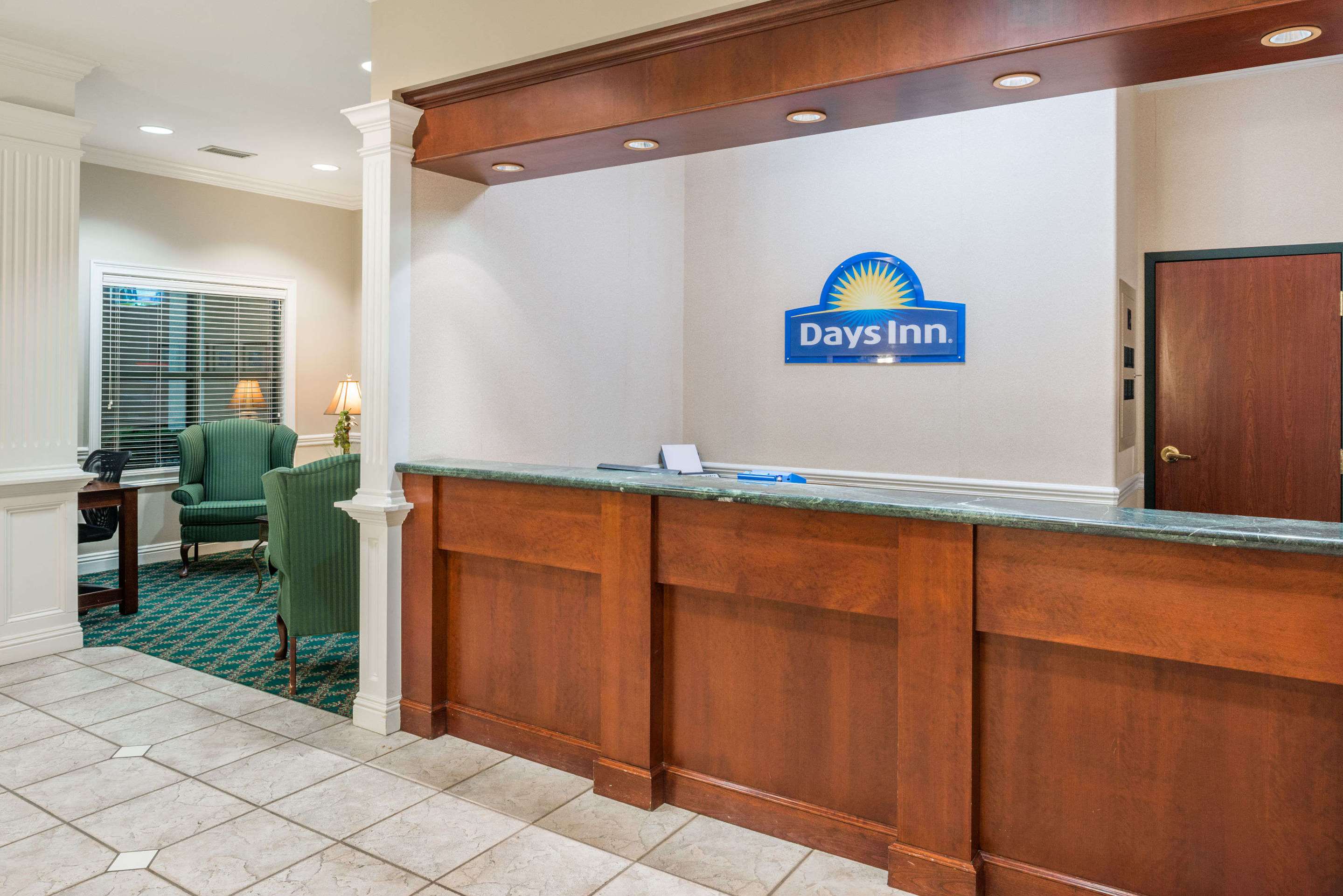 Lobby | Days Inn by Wyndham Paducah I-24 Exit 4