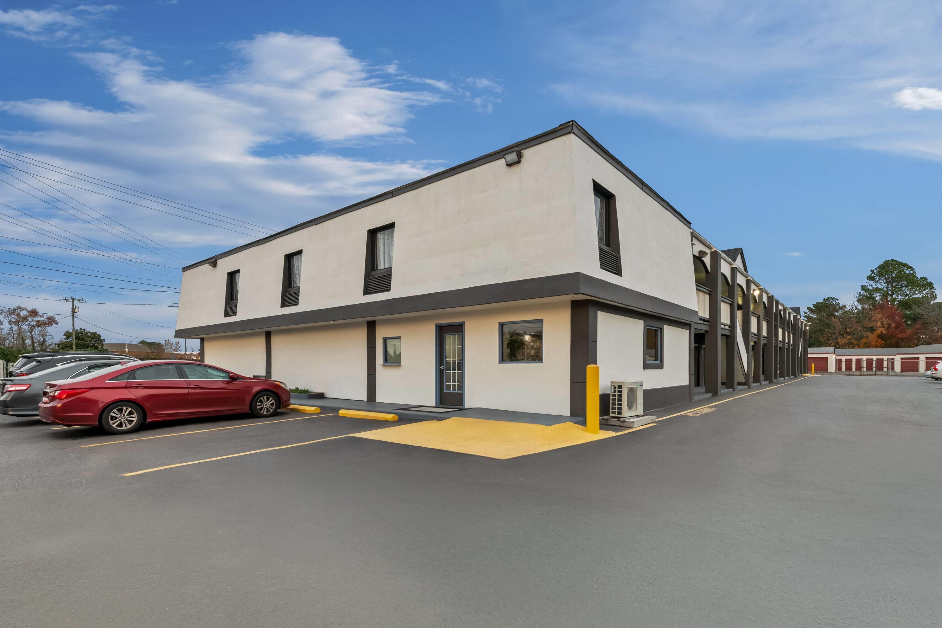 Exterior | Days Inn by Wyndham Chesapeake