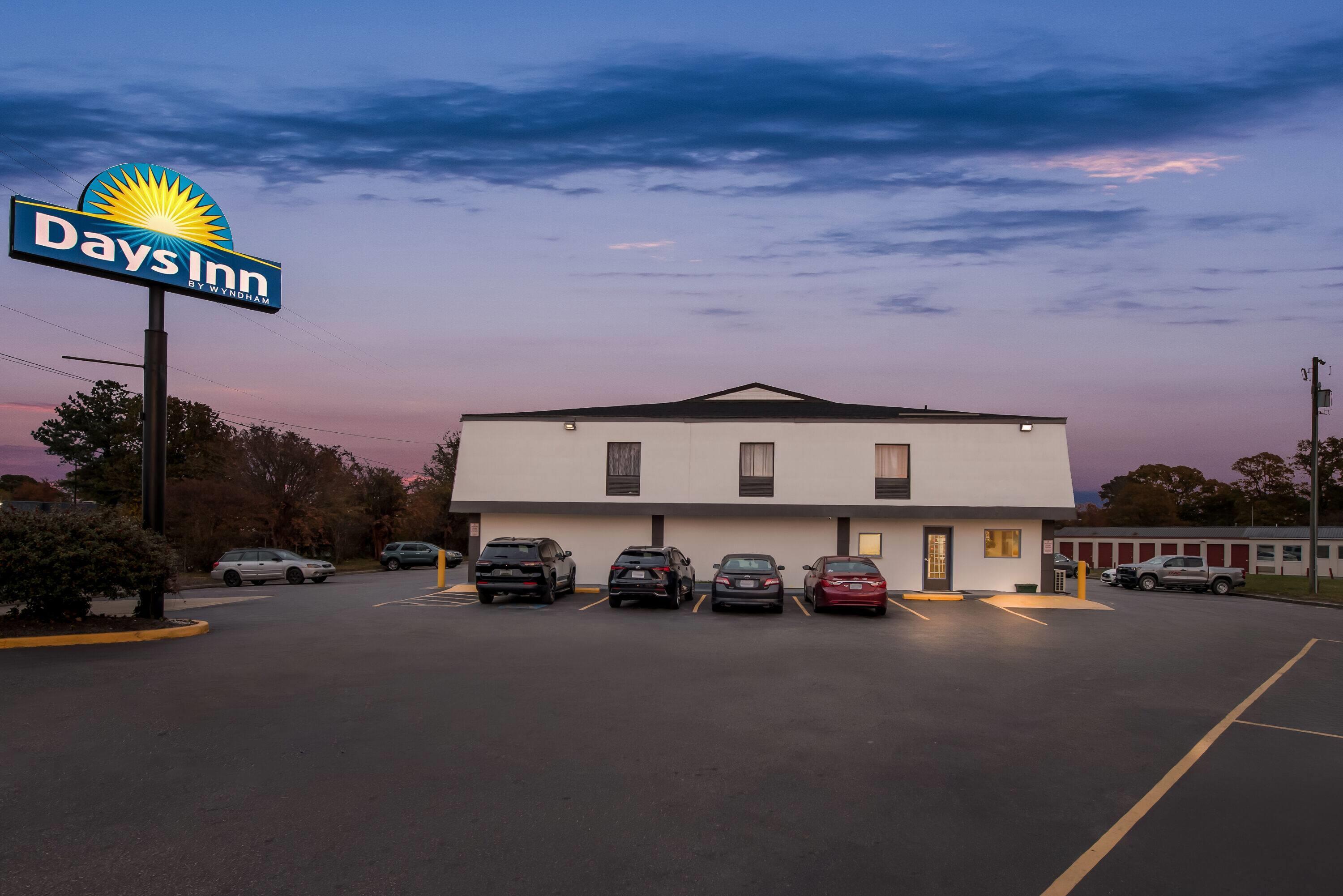 Exterior | Days Inn by Wyndham Chesapeake