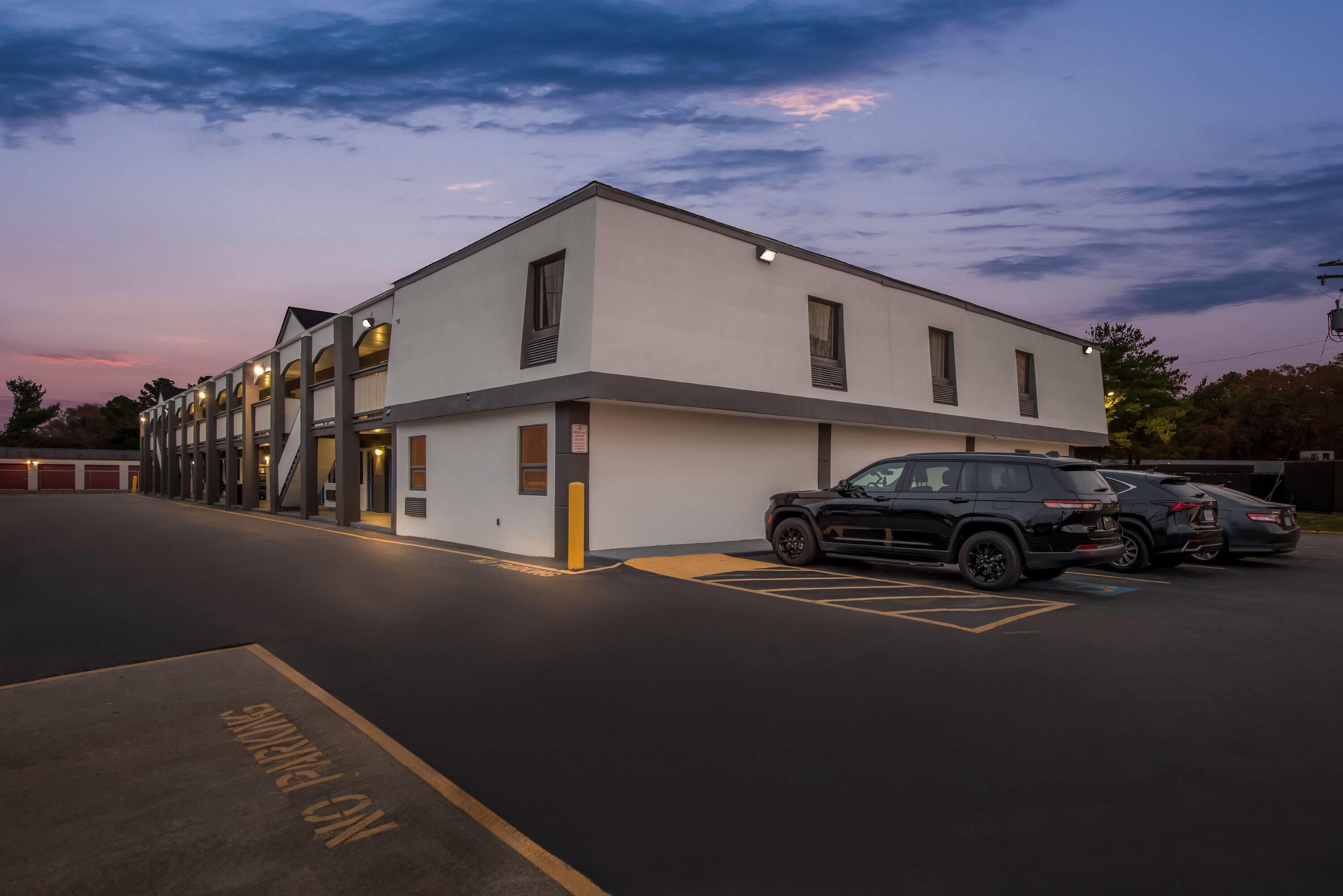 Exterior | Days Inn by Wyndham Chesapeake