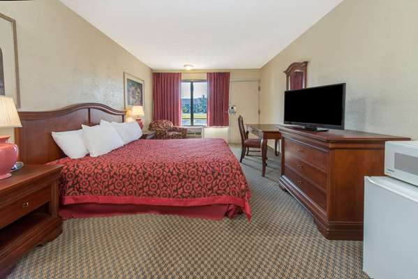  - Days Inn Airport North Dayton - I-75, Exit 59