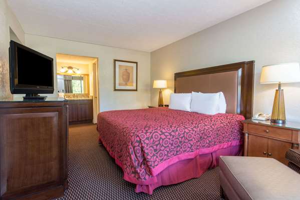  - Days Inn Airport North Dayton - I-75, Exit 59