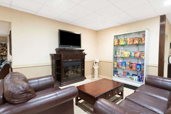  - Super 8 Hotel Cambridge