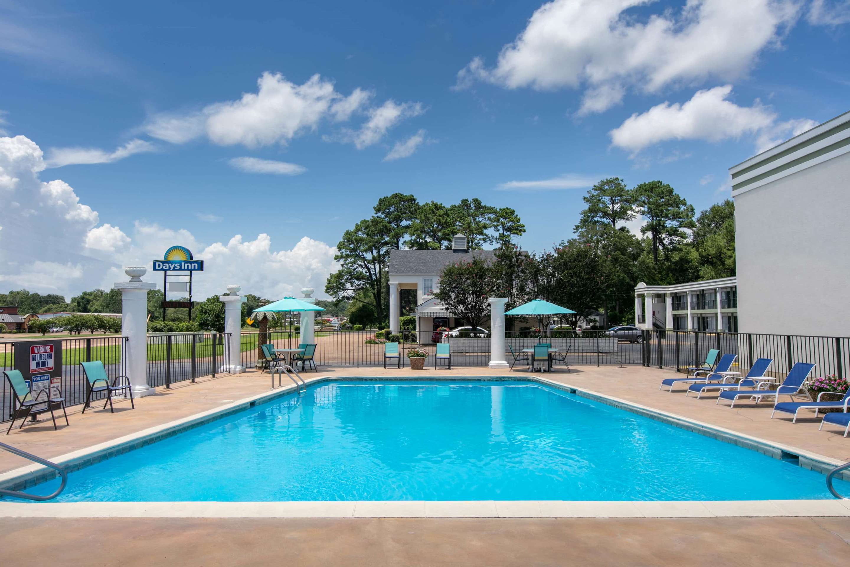 Pool | Days Inn by Wyndham Natchez