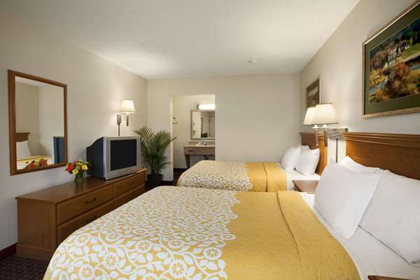  - Days Inn Alexandria - I-395, Exit 3 & 3B
