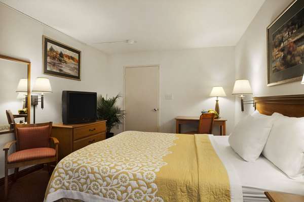  - Days Inn Alexandria - I-395, Exit 3 & 3B