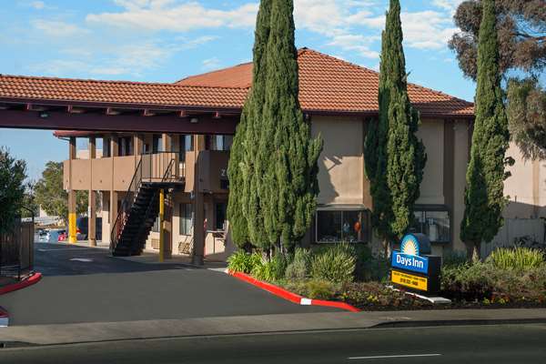 Exterior view - Days Inn Pinole - I-80, Exit 21