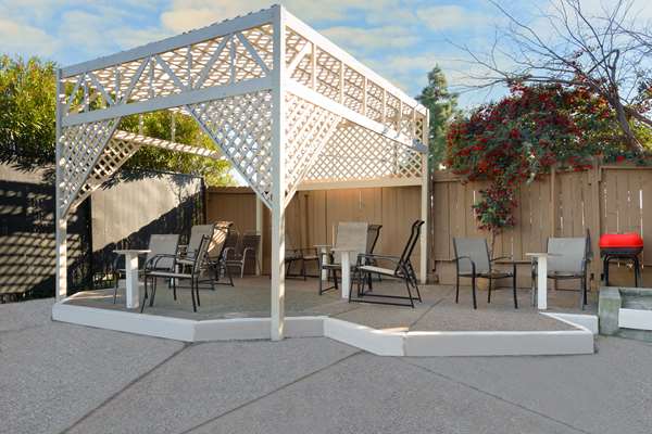  - Days Inn Pinole - I-80, Exit 21