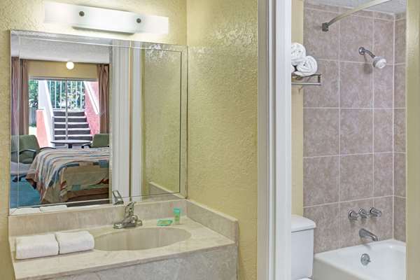  - Days Inn Cocoa - I-95, Exit 202