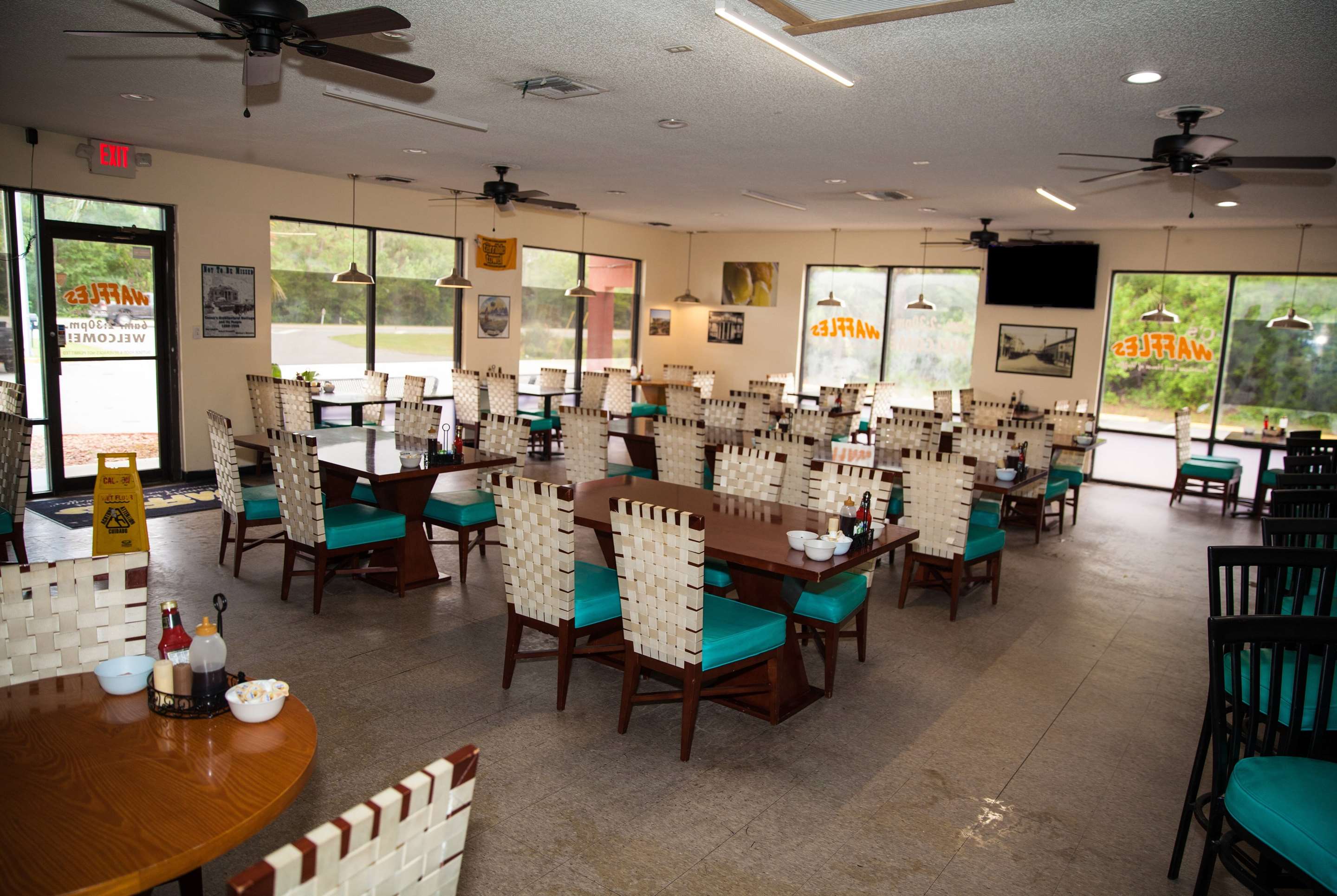 Restaurant | Days Inn by Wyndham Cocoa Cruiseport West At I-95/524
