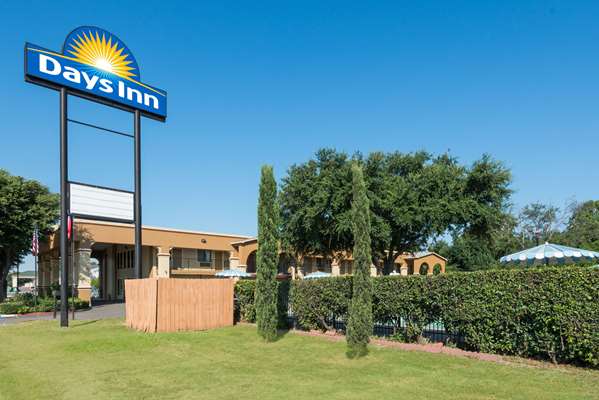 Exterior view - Days Inn San Marcos - I-35, Exit 205