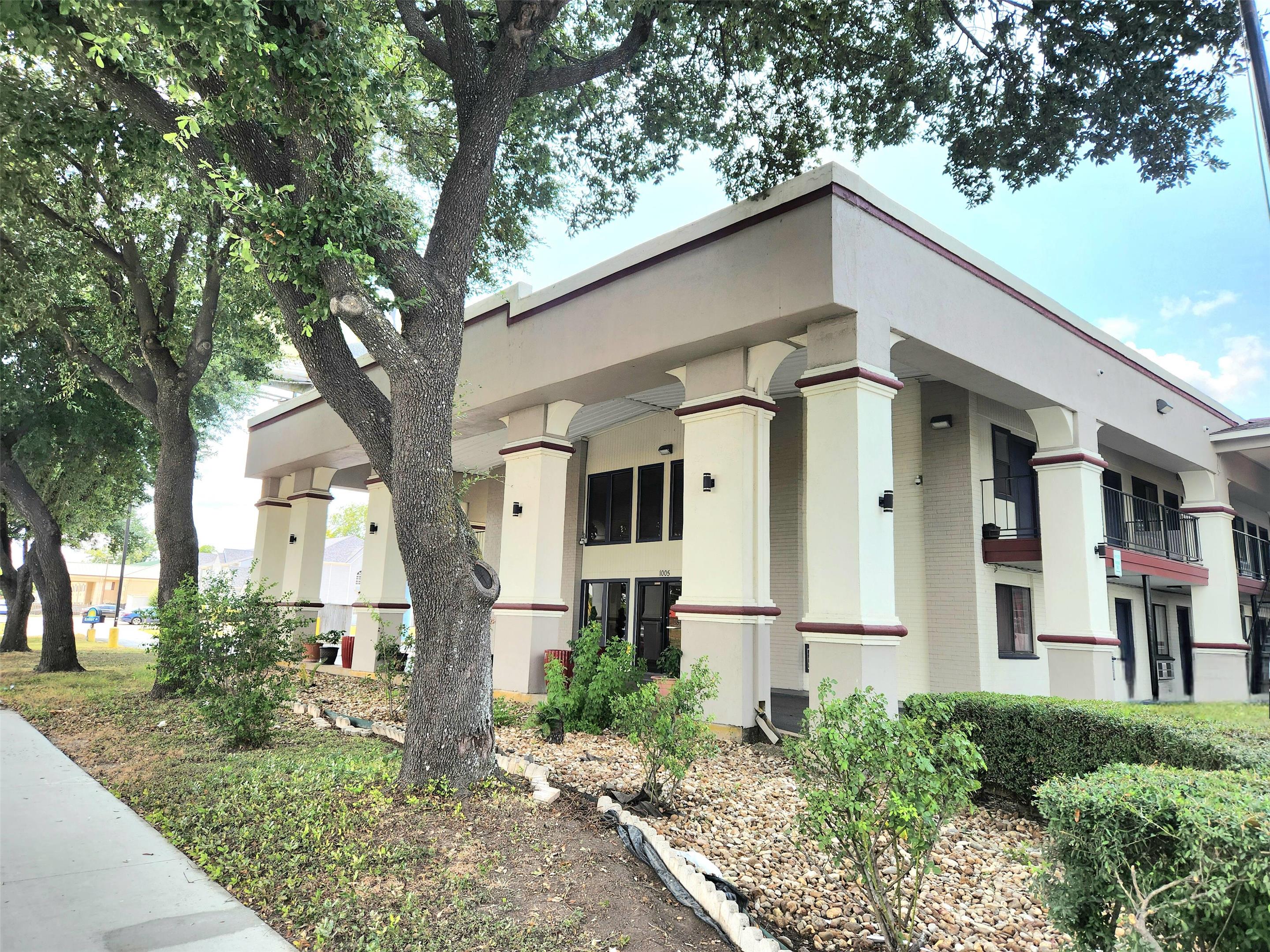 Exterior | Days Inn by Wyndham San Marcos