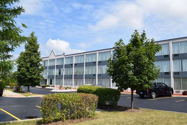 Exterior view - Baymont Inn & Suites Addison - I-290, Exit 10