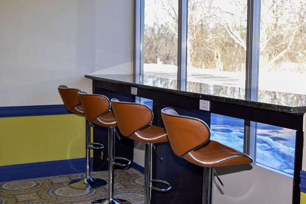  - Baymont Inn & Suites Addison - I-290, Exit 10