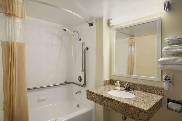  - Days Inn Frederick - I-270, Exit 31