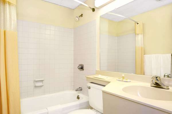  - Days Inn Sharonville - I-275, Exit 46