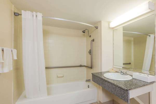  - Days Inn Lafayette - I-10, Exit 101