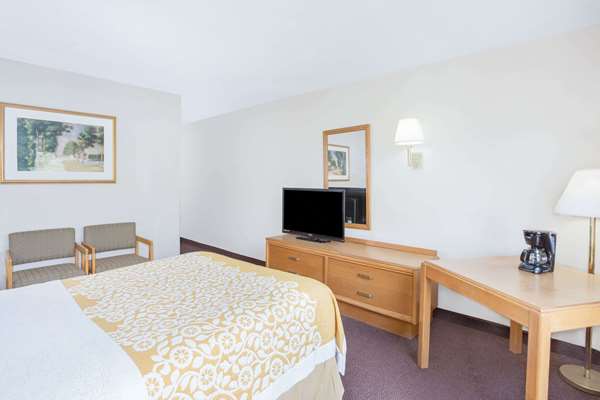  - Days Inn Cambridge - I-70, Exit 178