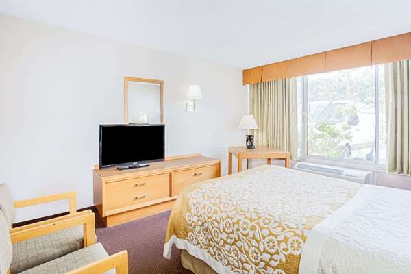  - Days Inn Cambridge - I-70, Exit 178