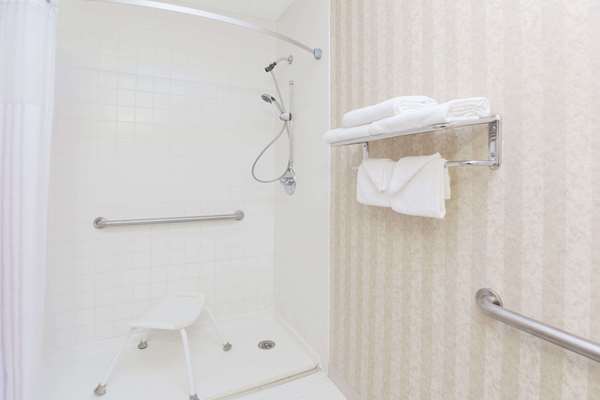  - Days Inn Cambridge - I-70, Exit 178