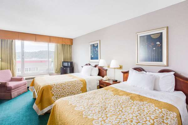  - Days Inn Cambridge - I-70, Exit 178