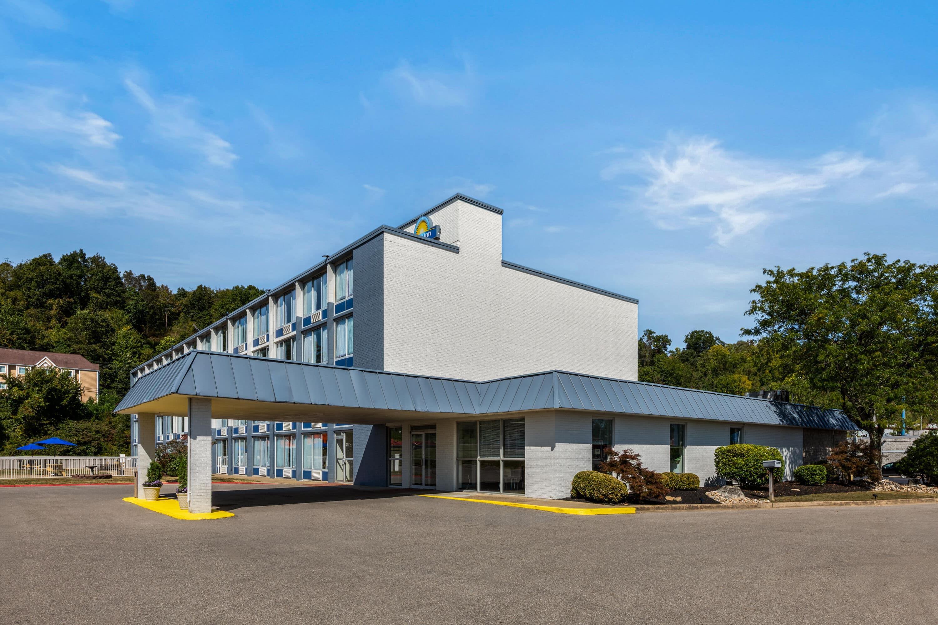 Exterior | Days Inn by Wyndham Cambridge