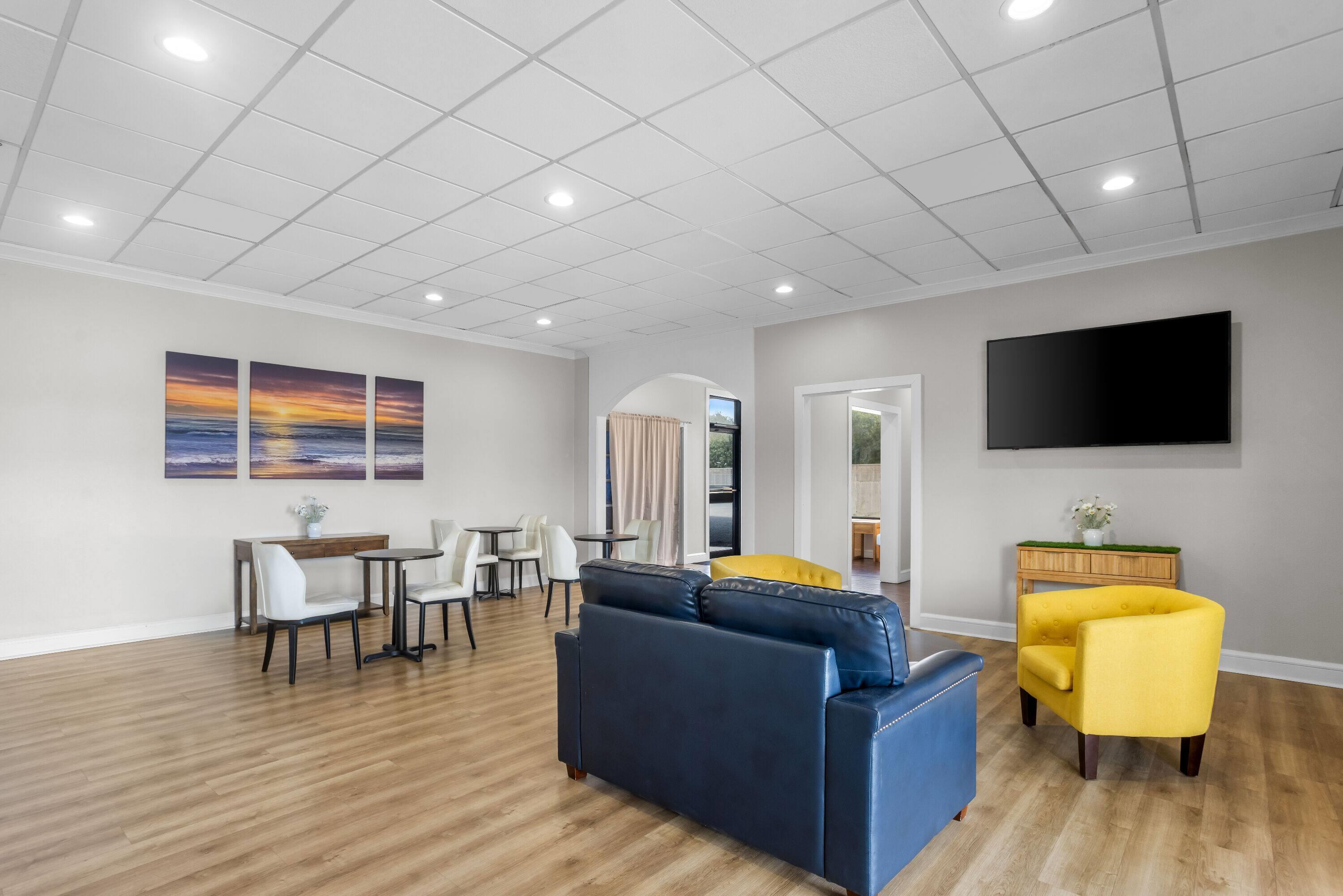 Lobby | Days Inn by Wyndham Adel I-75