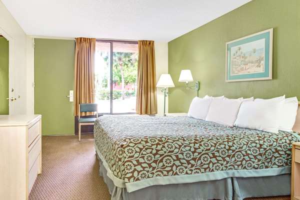  - Days Inn near the Gulf Bradenton