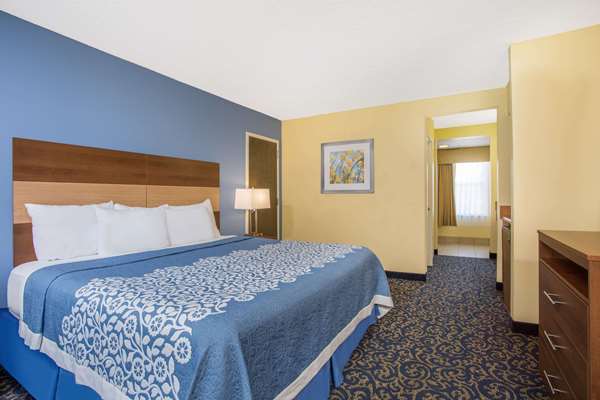  - Days Inn Airport Morrisville - I-40, Exit 284