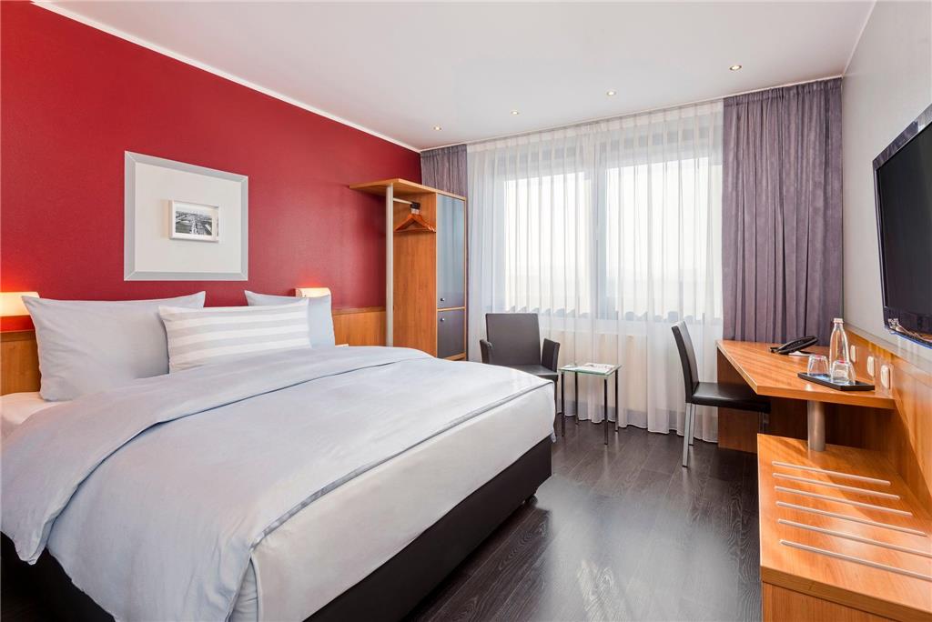 WOLFSBURG CENTRUM AFFILIATED BY MHI-guestroom-Guest Room,On-Site.jpg