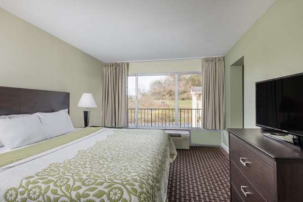 Suite - Days Inn Jellico