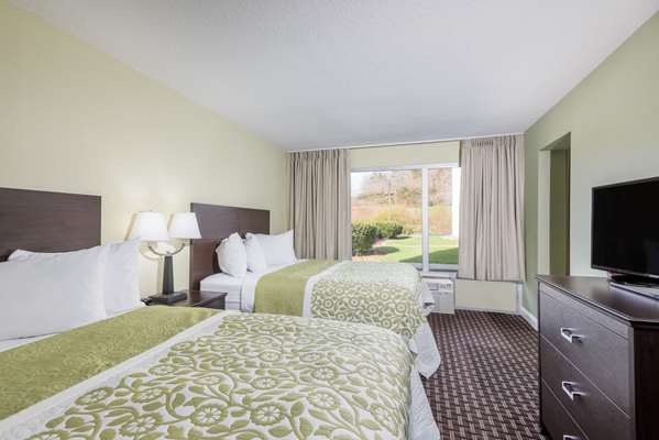 Suite - Days Inn Jellico