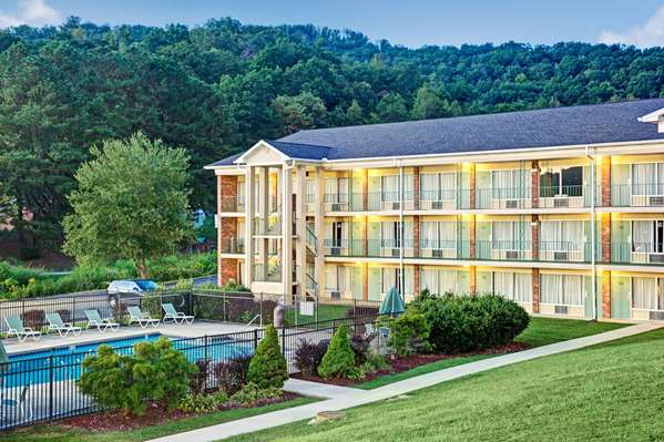 Pool - Days Inn Jellico
