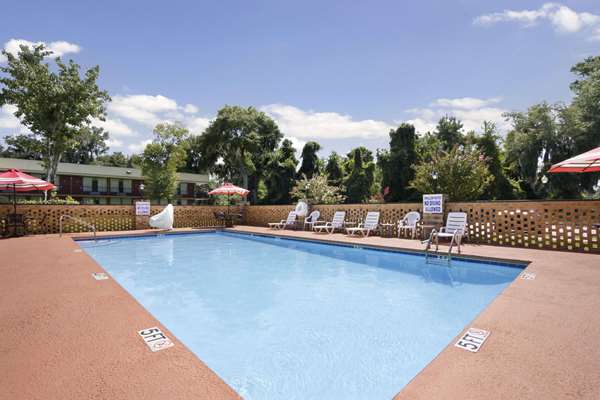 Pool - Days Inn Port Royal